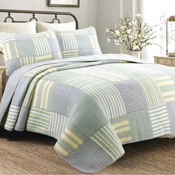 Cozy Line Other - Cozy Line Spa Stripes Patchwork Quilt Bedding Set Twin